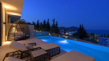 Gea Adult-Only Suites with Private Pool & Sea View