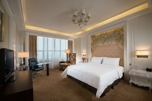 1 bedroom, premium bedding, down duvets, memory-foam beds - Venus Royal Hotel (Shenzhen)