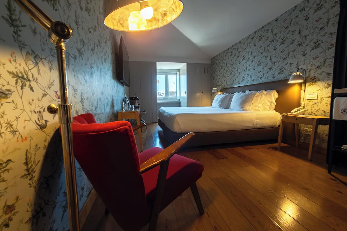 Premium Double or Twin Room (Castle and River View) | 1 bedroom, premium bedding, minibar, in-room safe