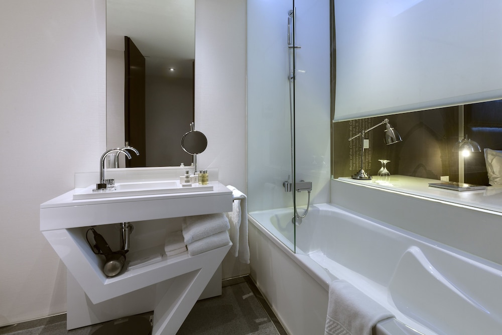 Lisboa Carmo Hotel by null