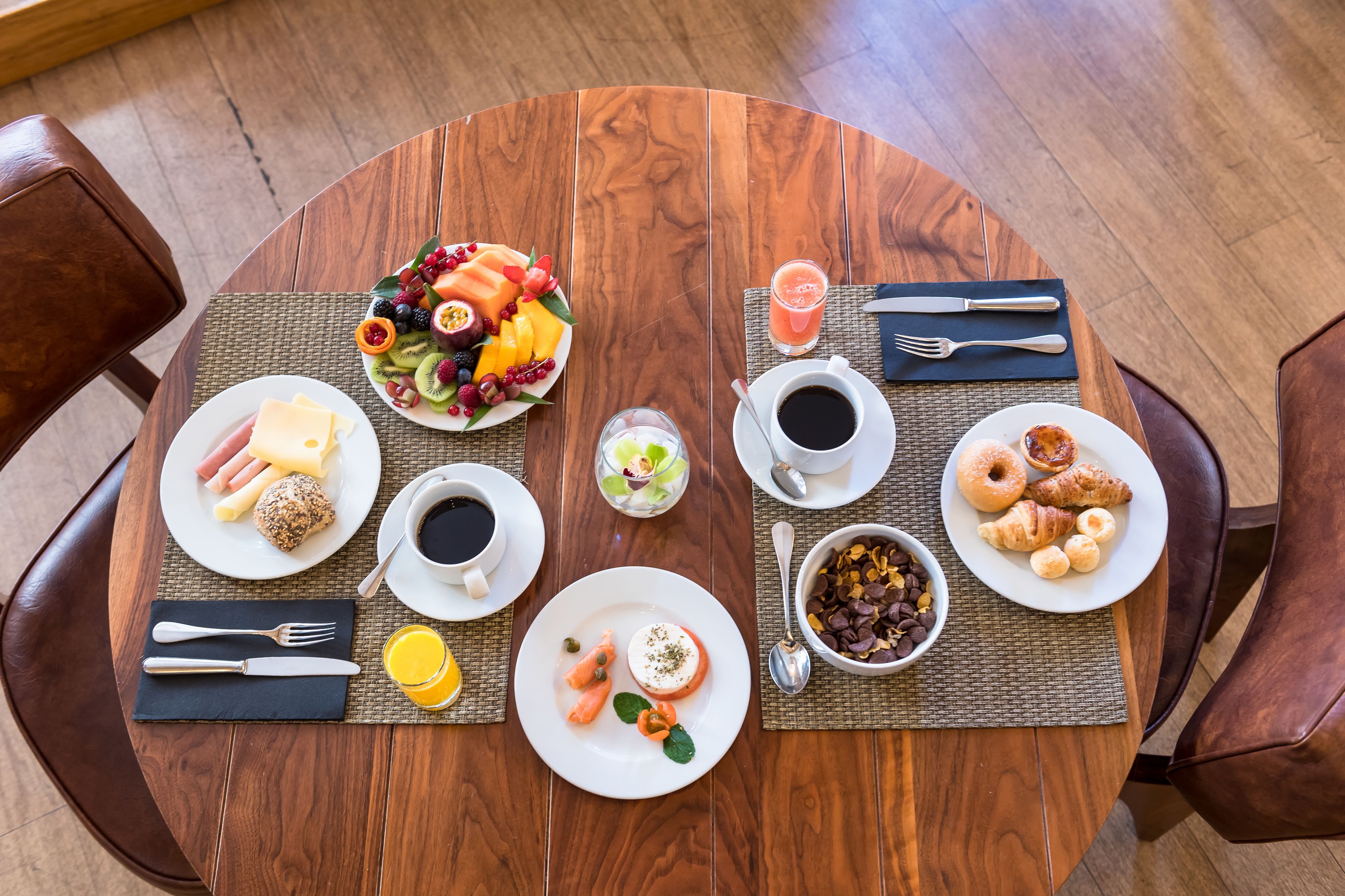 daily buffet breakfast (eur 16 per person)