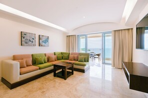 Master Suite One Bedroom