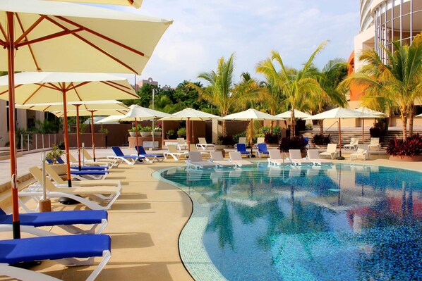 3 outdoor pools, pool umbrellas