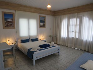 Studio | Living area | 14-inch TV with satellite channels, DVD player - Blue Beach Villas Apartments (Chania)