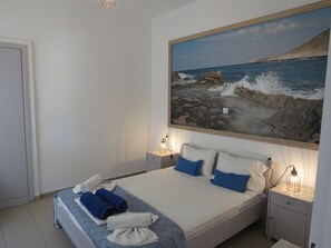 Premium bedding, individually decorated, individually furnished - Blue Beach Villas Apartments (Chania)