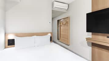 Down comforters, desk, blackout drapes, free WiFi