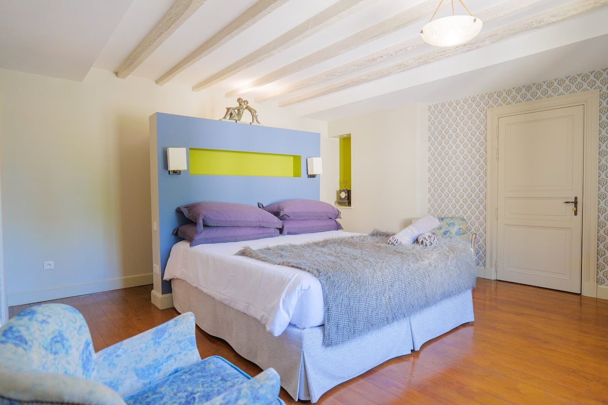 Deluxe Room, Pool View
