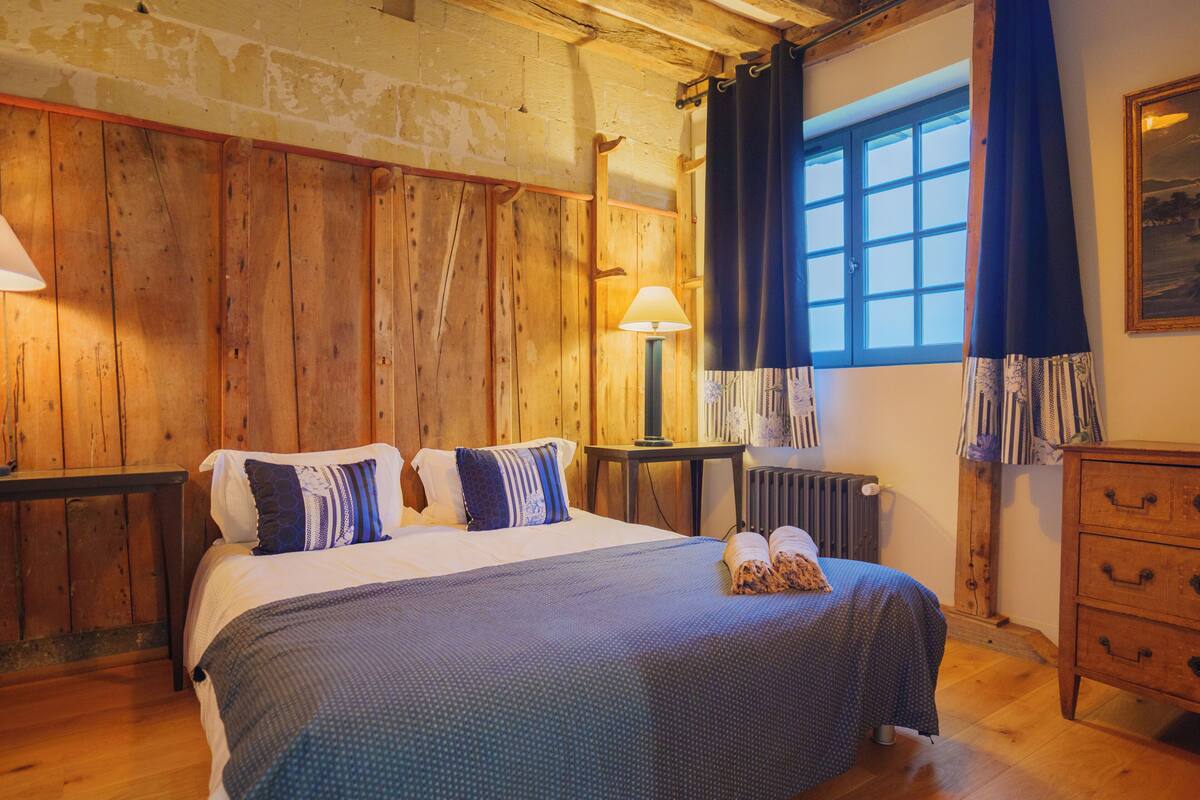 Maison Katcha | Ropa de cama de alta calidad, minibar y cortinas blackout 