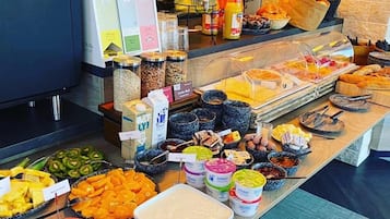 Free daily buffet breakfast