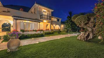 Front of property โ evening/night