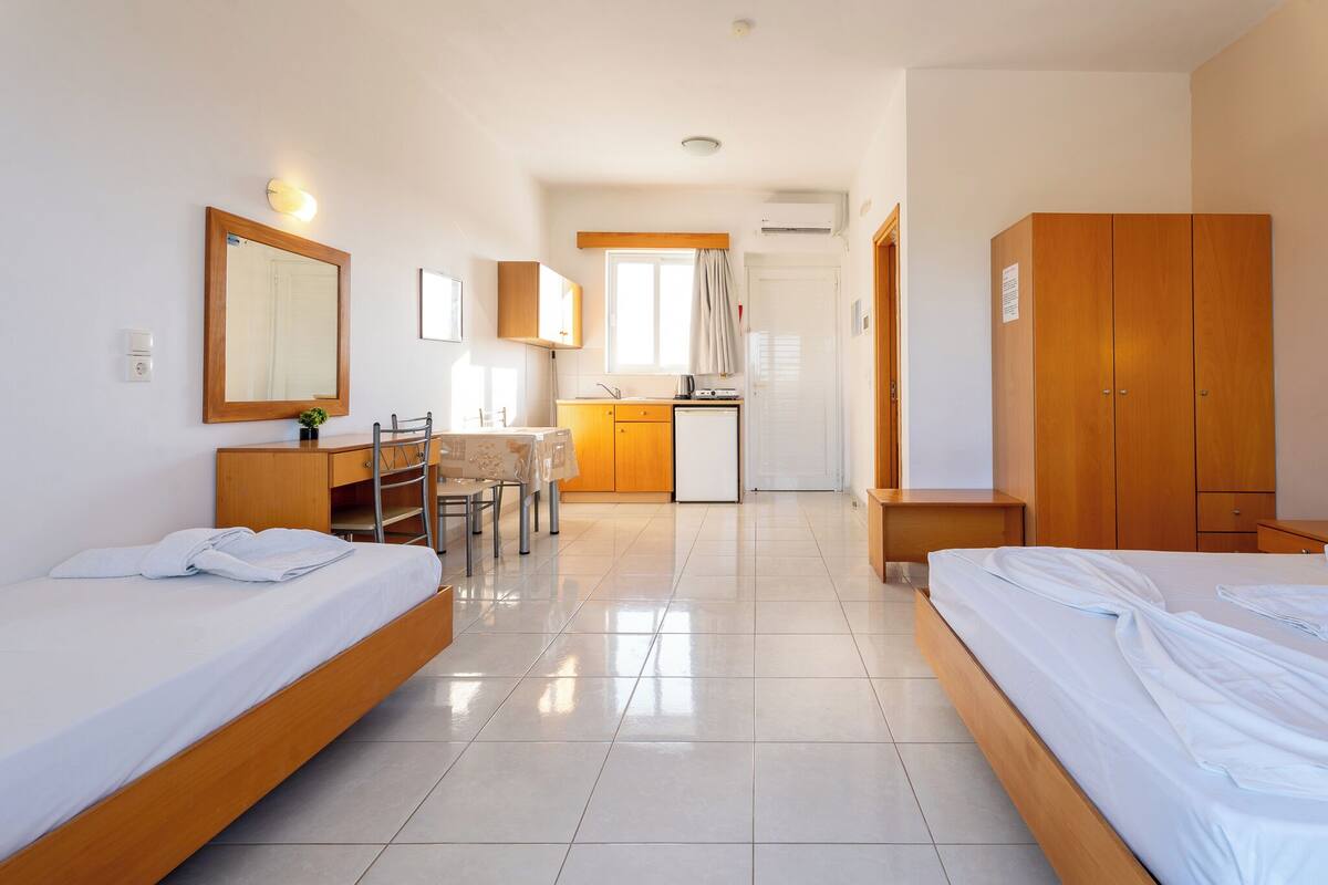 In-room safe, free cots/infant beds, rollaway beds