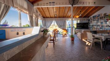 Breakfast, lunch, dinner served; Greek cuisine