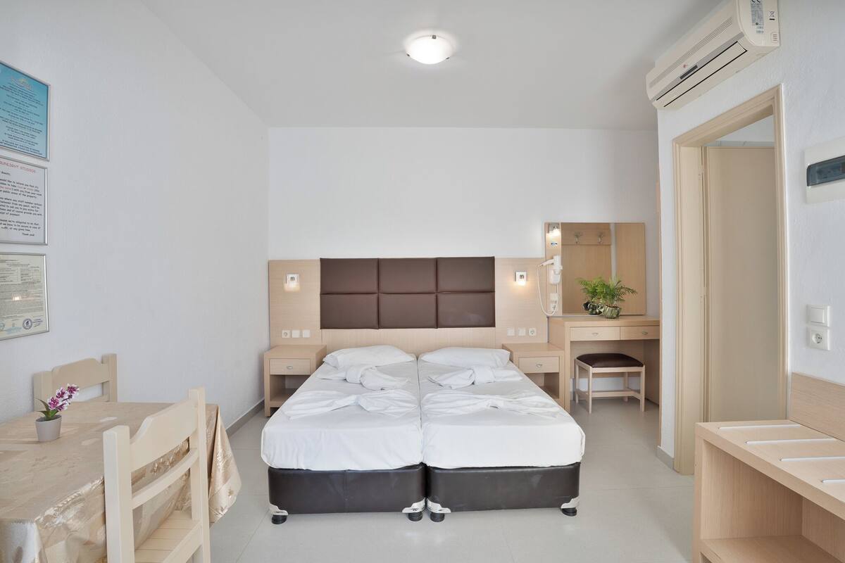 In-room safe, free cots/infant beds, rollaway beds