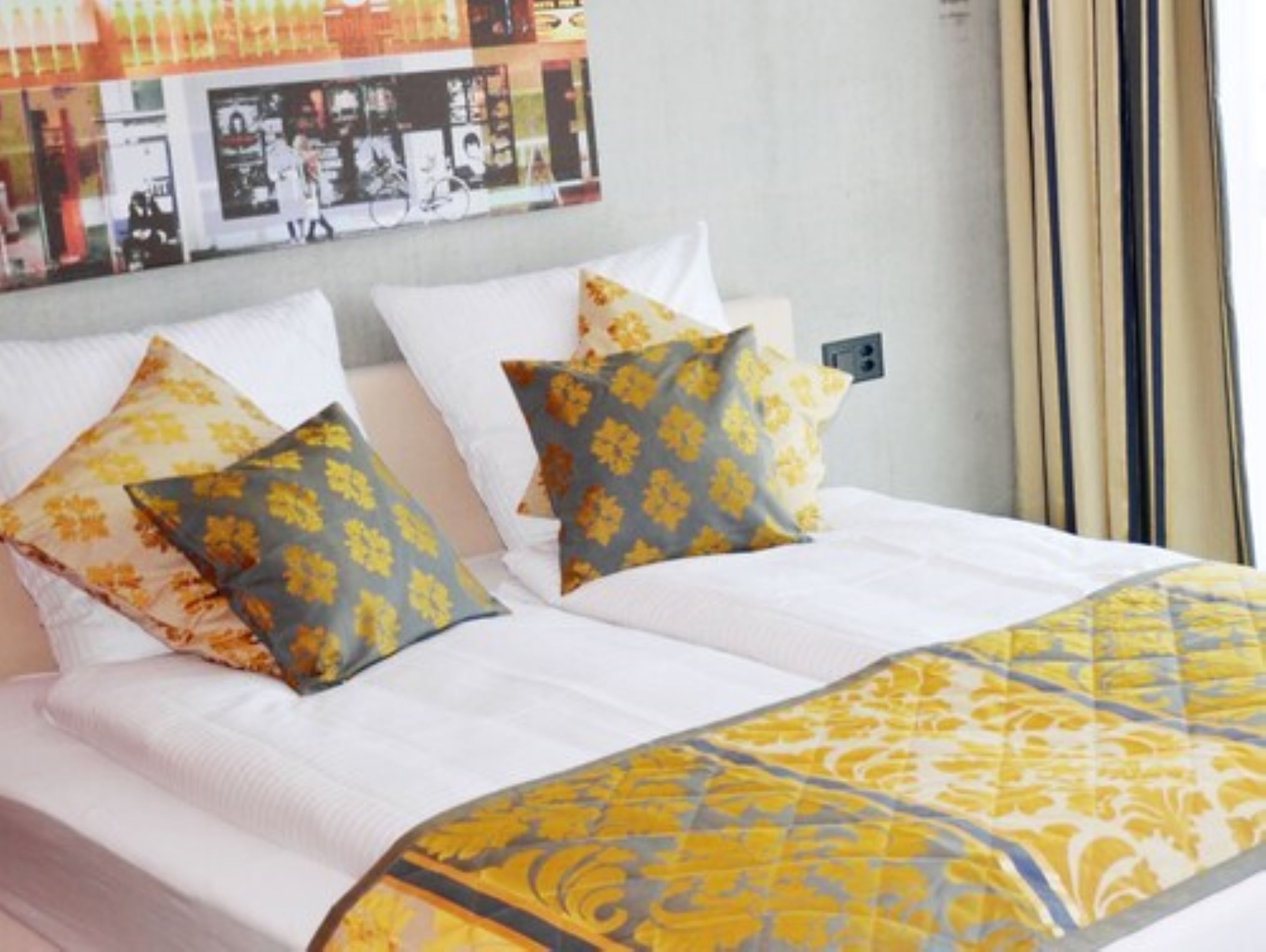 Hypo-allergenic bedding, minibar, in-room safe, blackout drapes