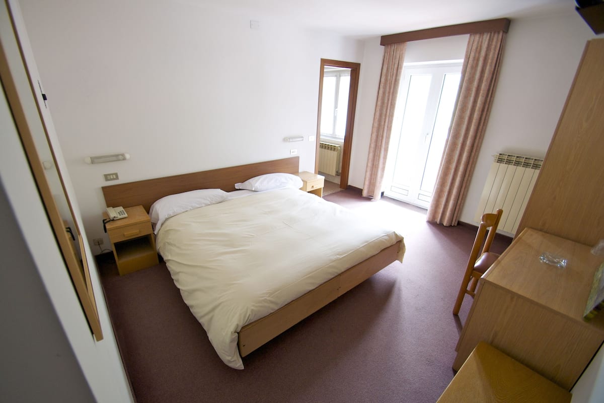 In-room safe, desk, blackout drapes, cribs/infant beds
