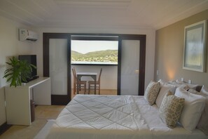 Deluxe Room, Sea View | Minibar, in-room safe, free WiFi, bed sheets - Pousada Casa do Alemão (Buzios)
