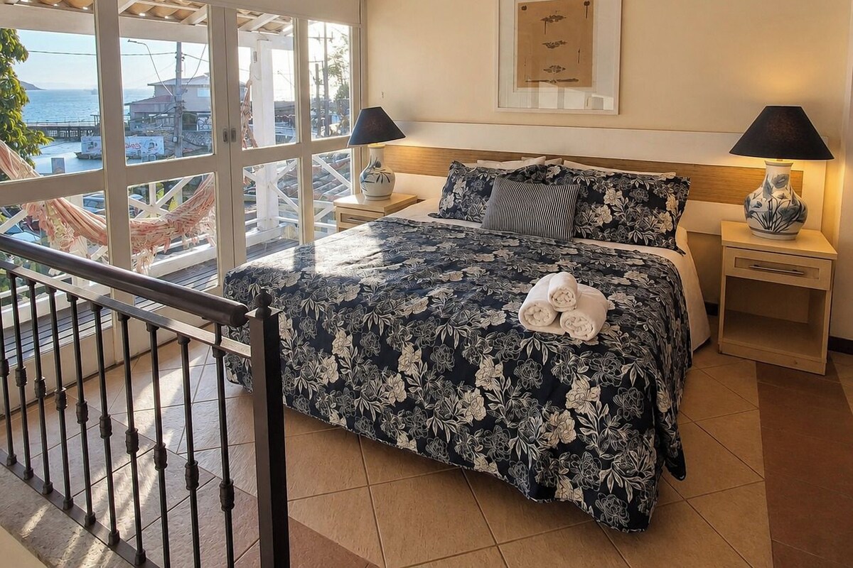 Quadruple Room | Minibar, WiFi (free), bed sheets