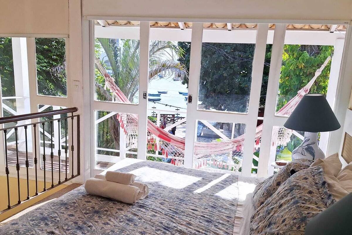 Quadruple Room | Minibar, WiFi (free), bed sheets
