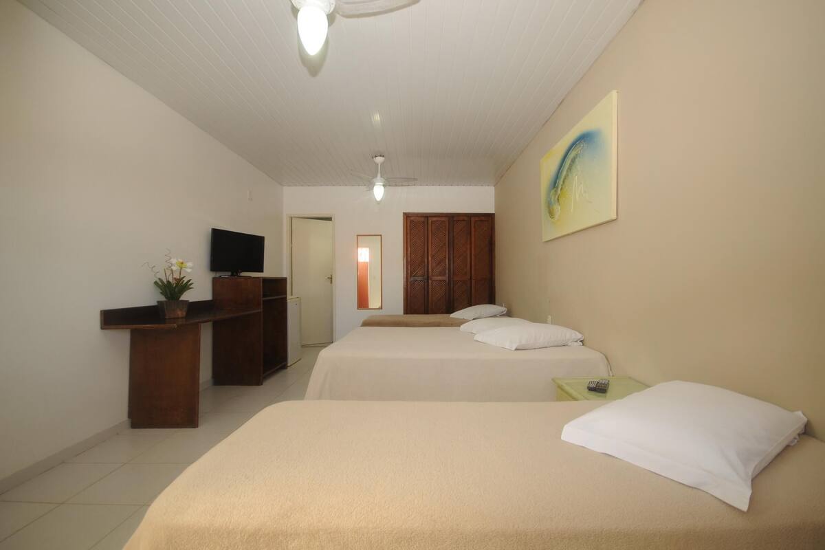 Frigobar, cofres nos quartos, individualmente decorados