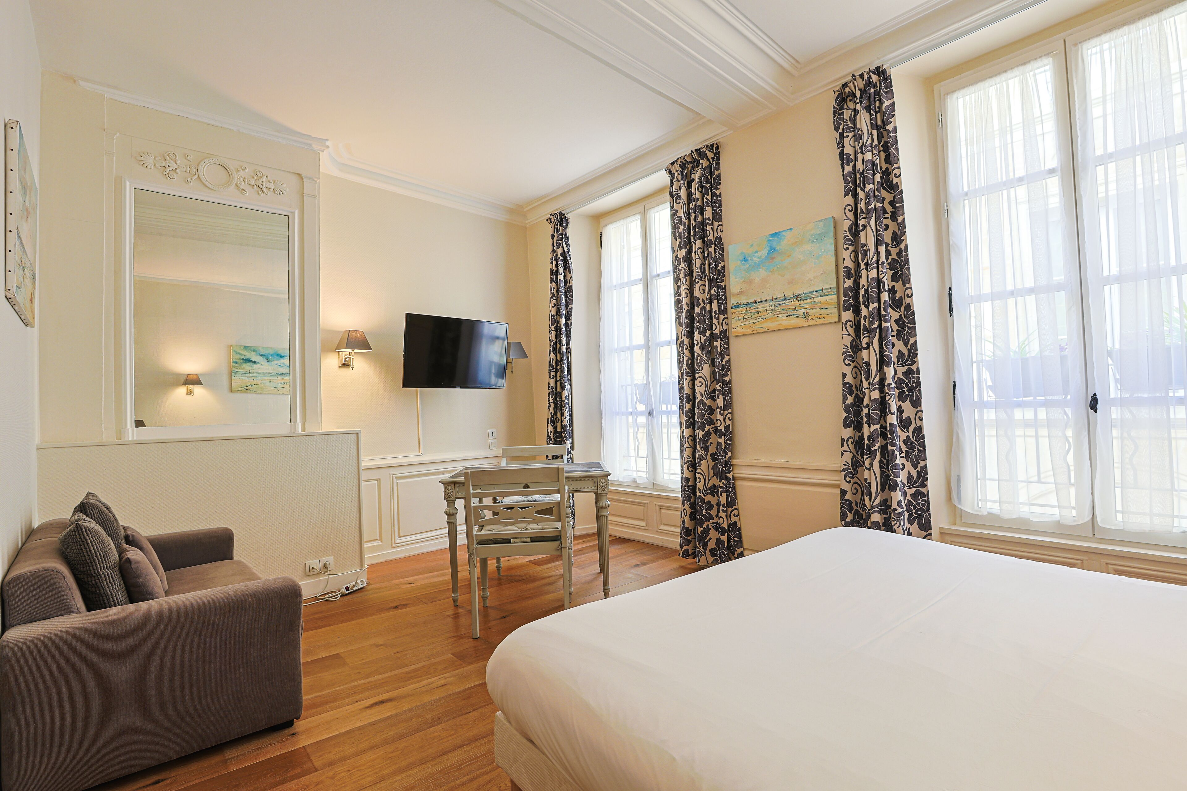 deluxe double room | premium bedding, individually decorated, individually furnished, desk