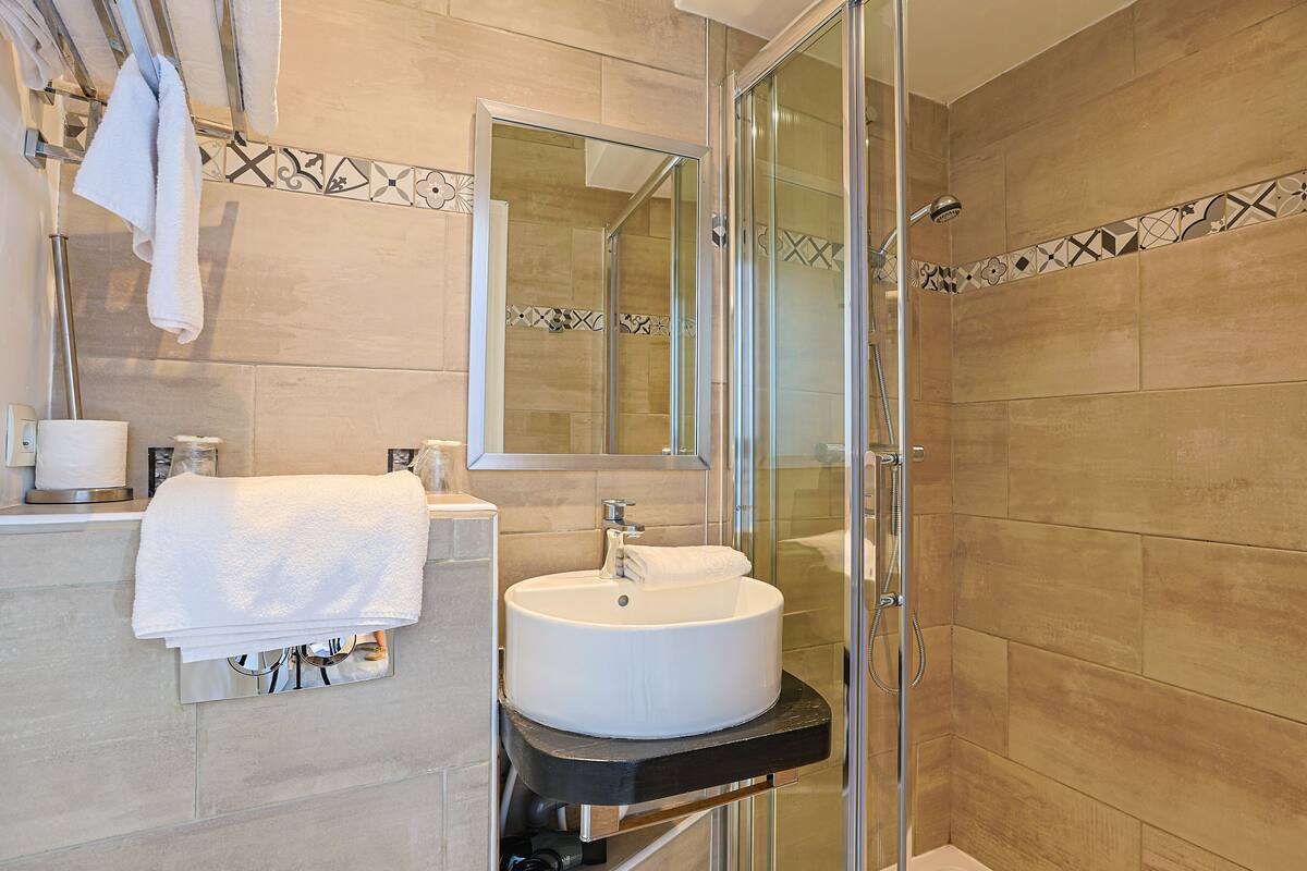 comfort double room | bathroom | hair dryer, towels