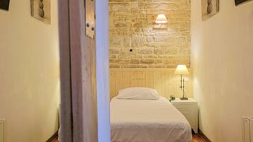 Twin Room | Premium bedding, individually decorated, individually furnished, desk