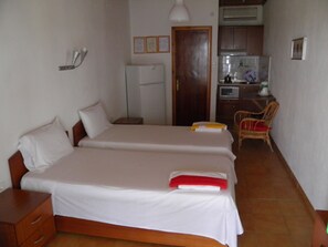 1 Schlafzimmer, Betten mit Memory-Foam-Matratzen, individuell dekoriert