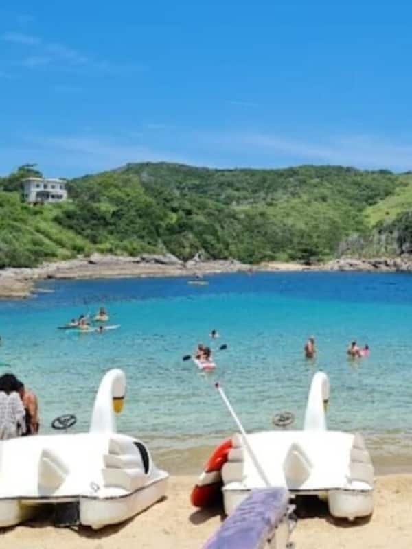 Una playa cerca, 10 bares en la playa