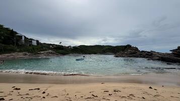 Nær stranden og 10 strandbarer