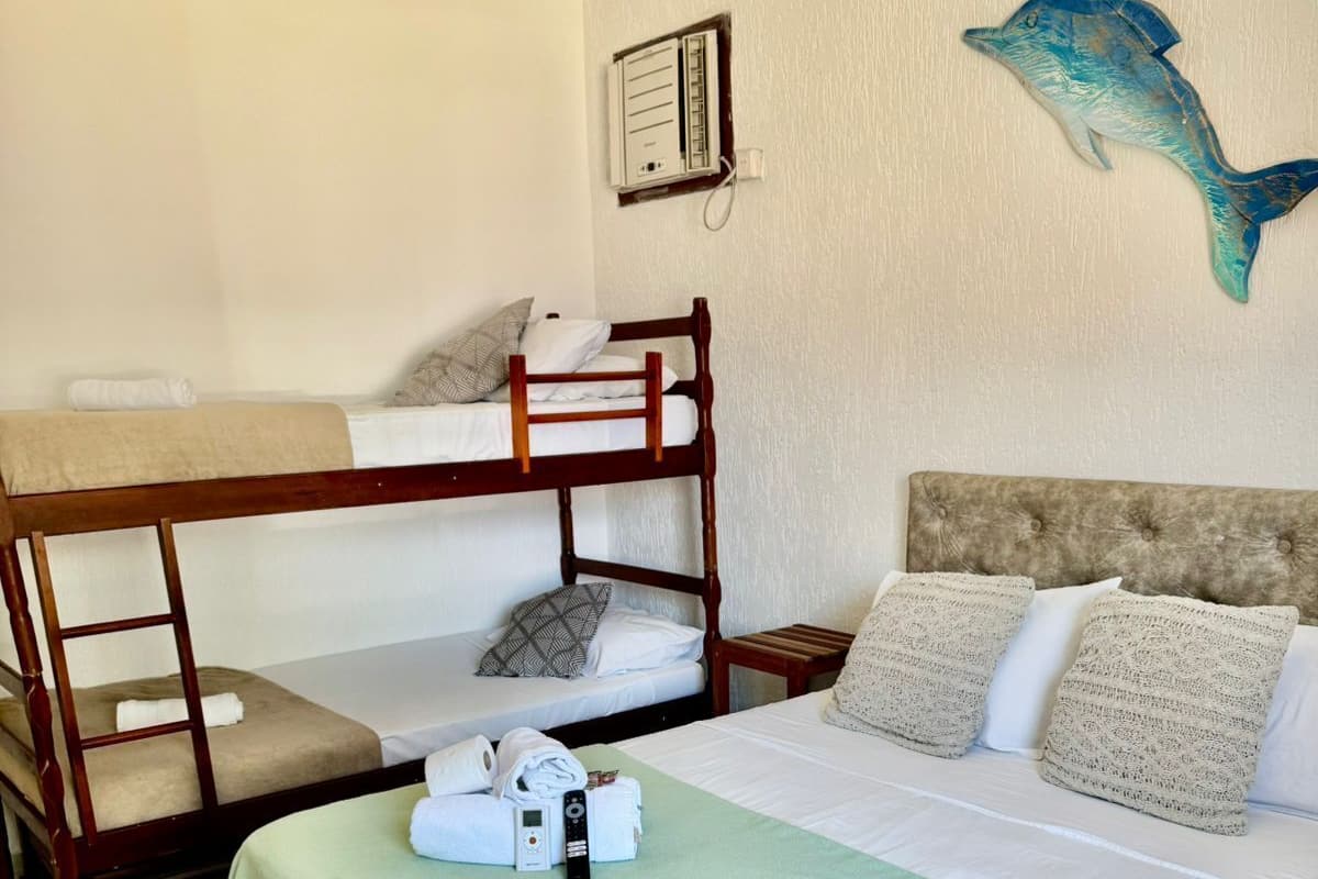 Minibar, wifi gratis y ropa de cama