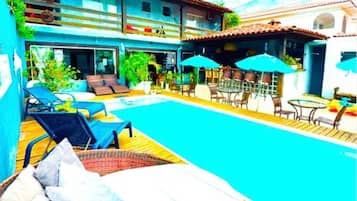 Outdoor pool, pool loungers