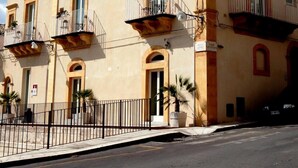 Exterior - La Dimora di Piazza Carmine (Ragusa)