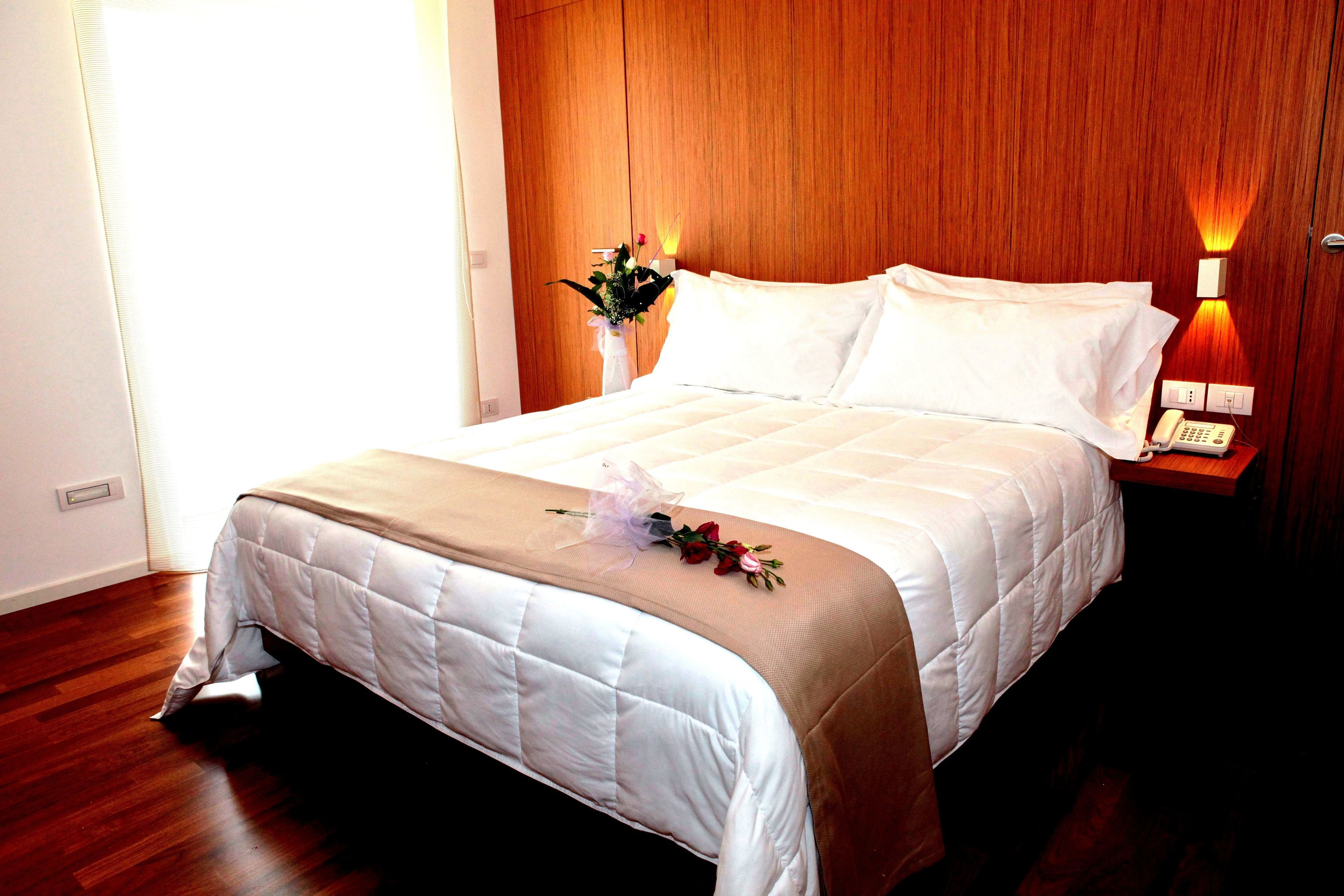 down duvets, minibar, in-room safe, desk