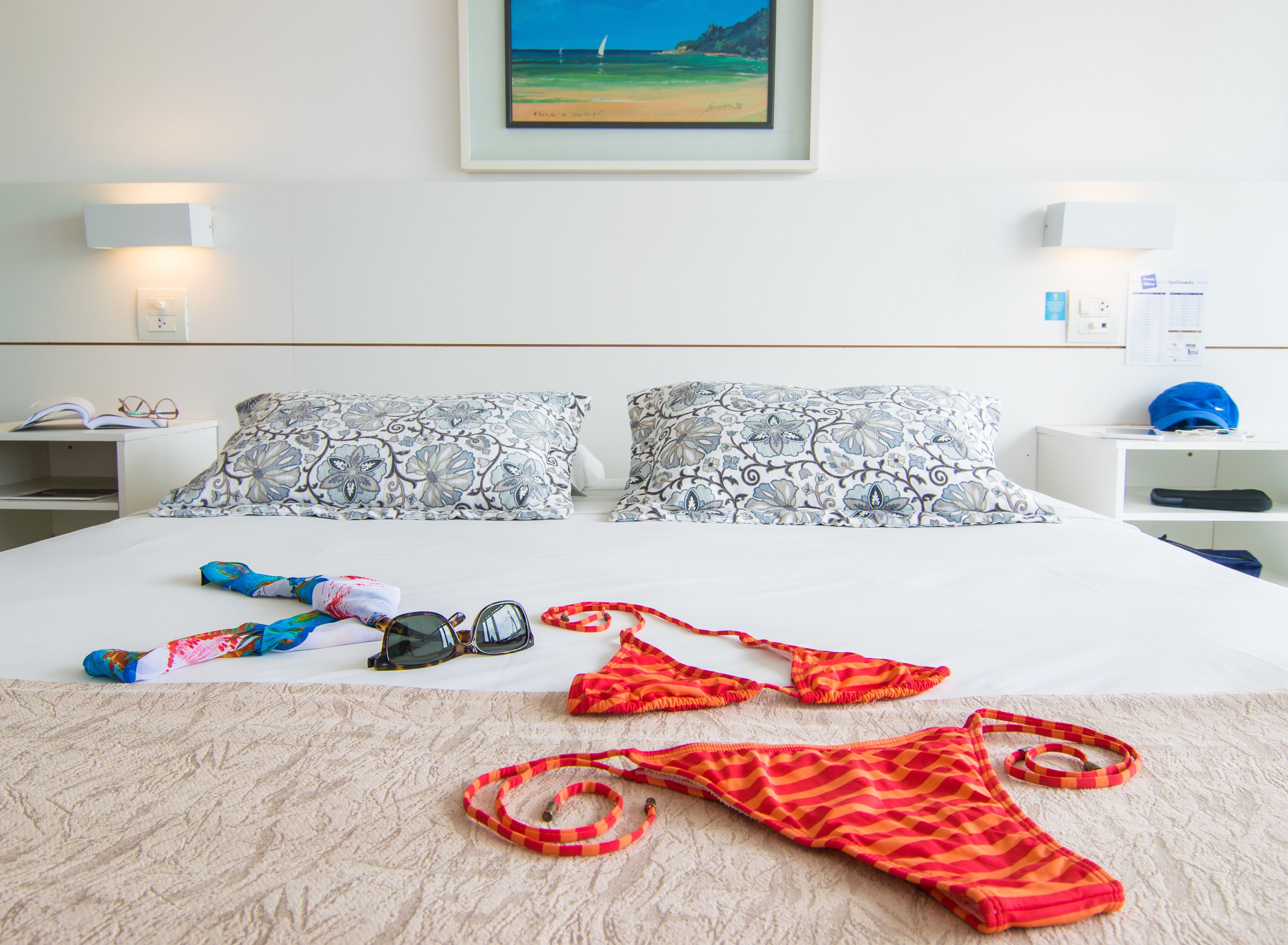 Quarto luxo, sacada, vista para o mar | Edredons de pluma, camas com colchões pillow-top, frigobar