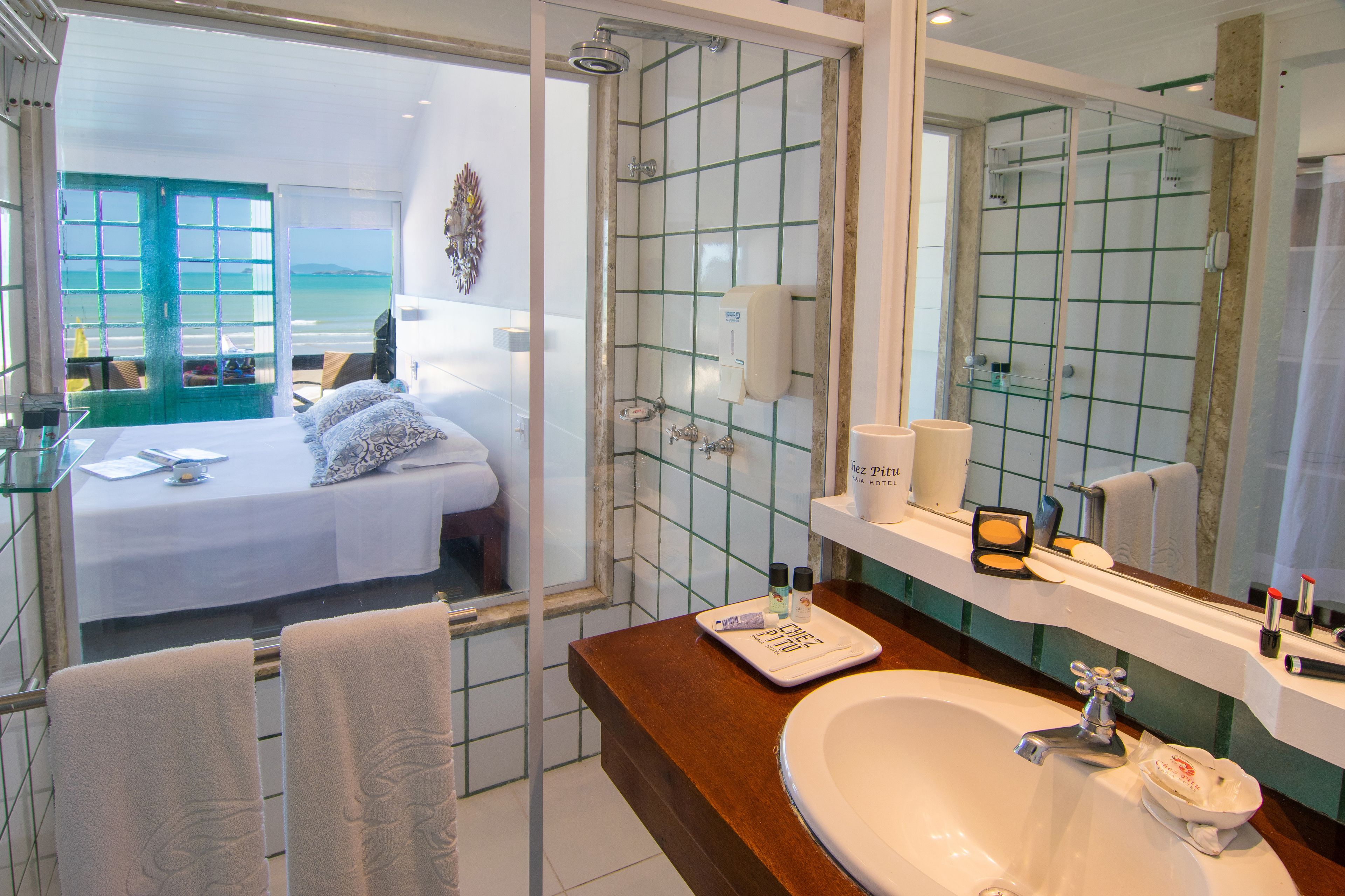 deluxe room, balcony, sea view | bathroom | shower, free toiletries, hair dryer, towels