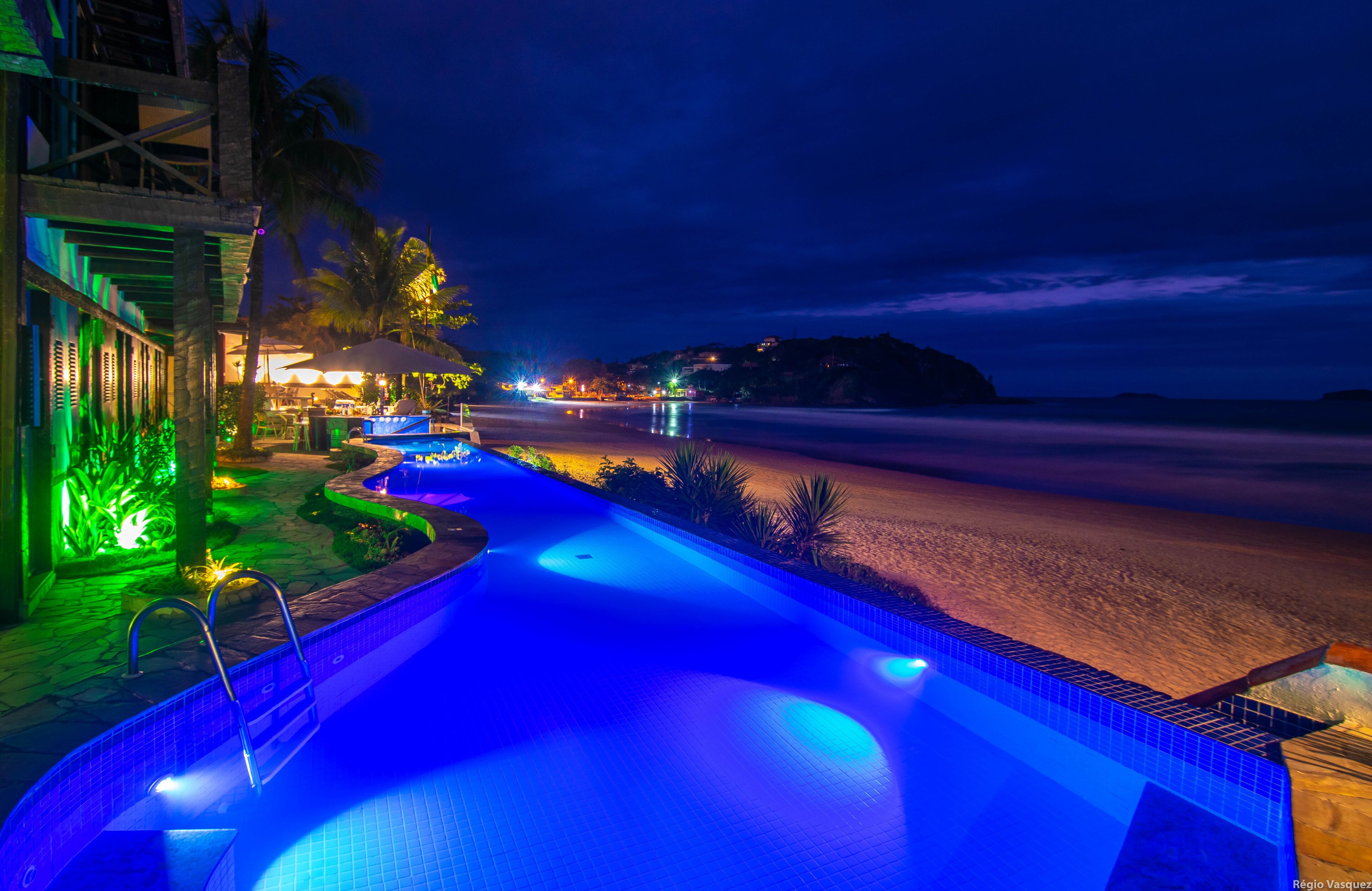 outdoor pool, pool loungers