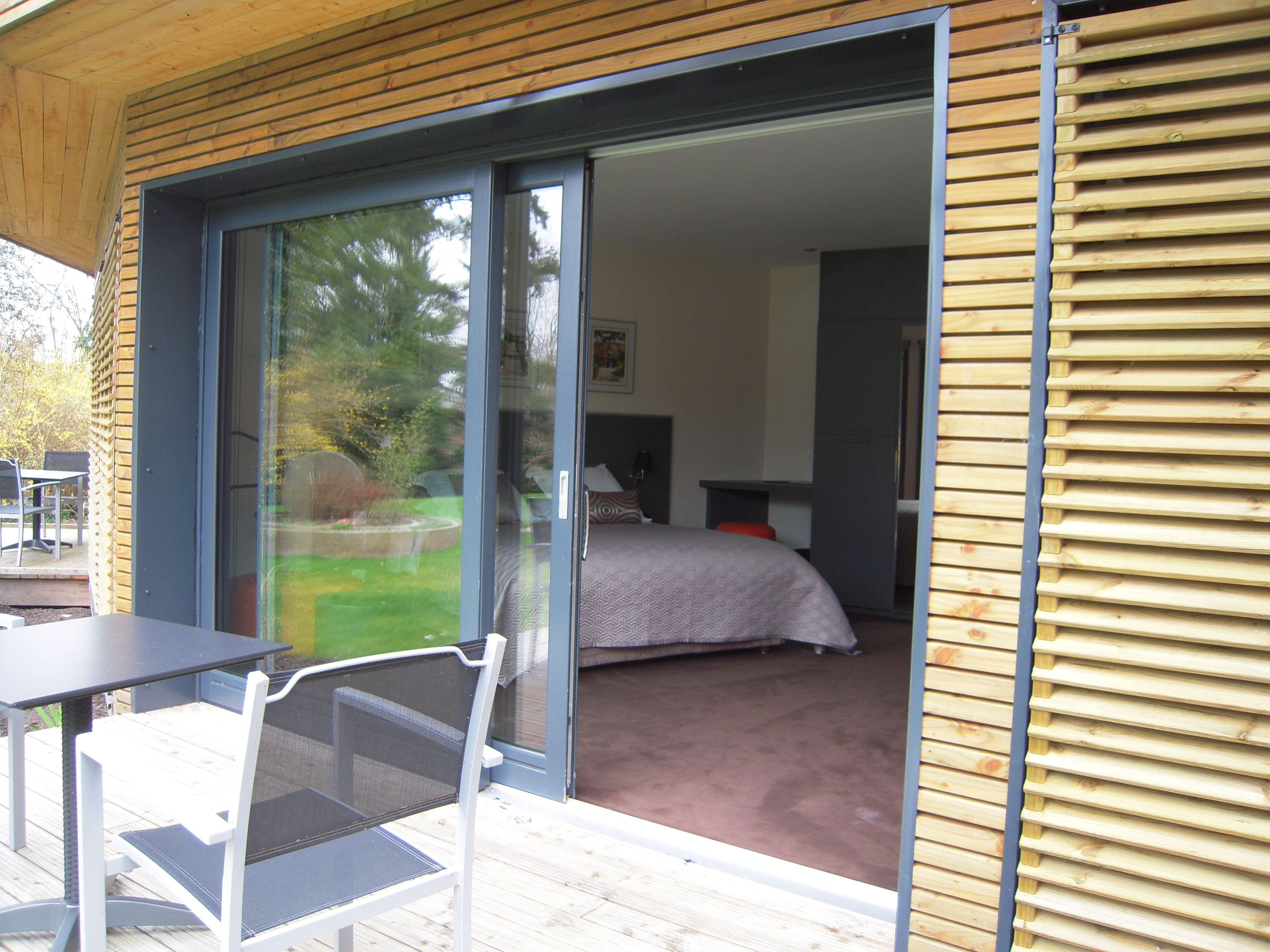 deluxe double room (club piscine) | terrace/patio