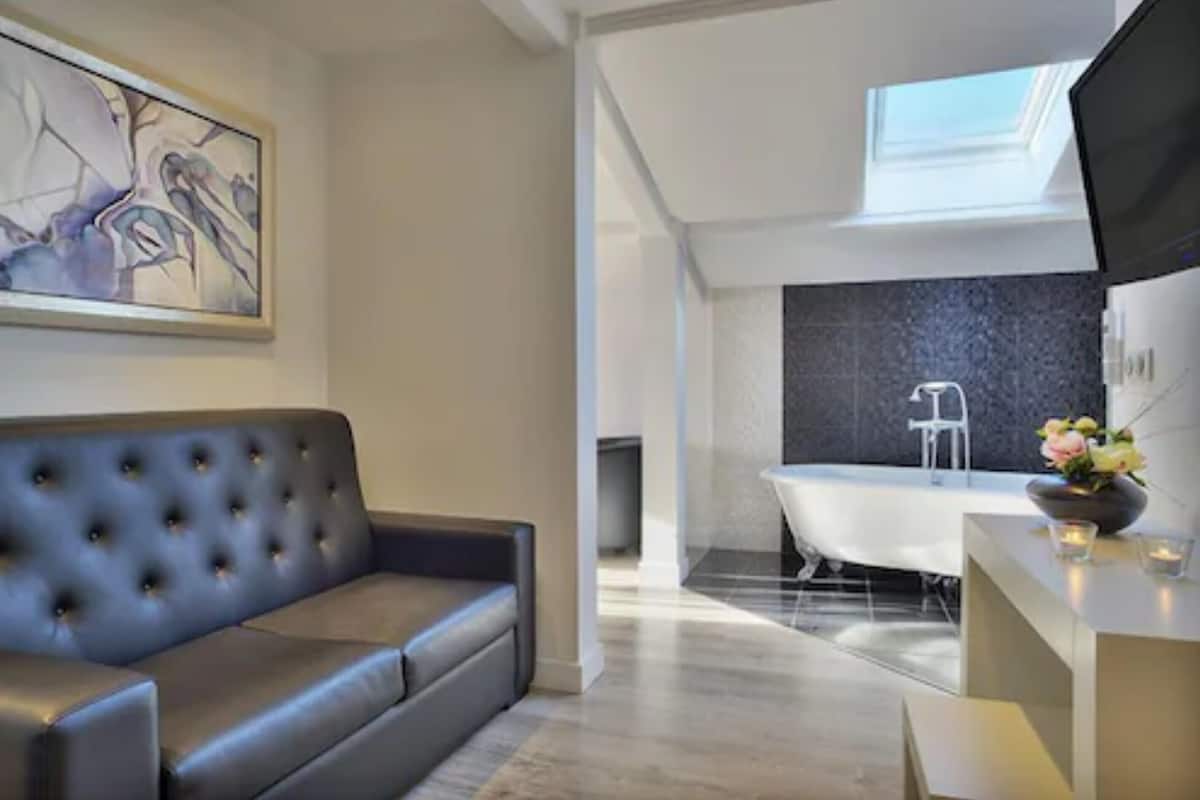 junior room | living area | lcd tv, offices