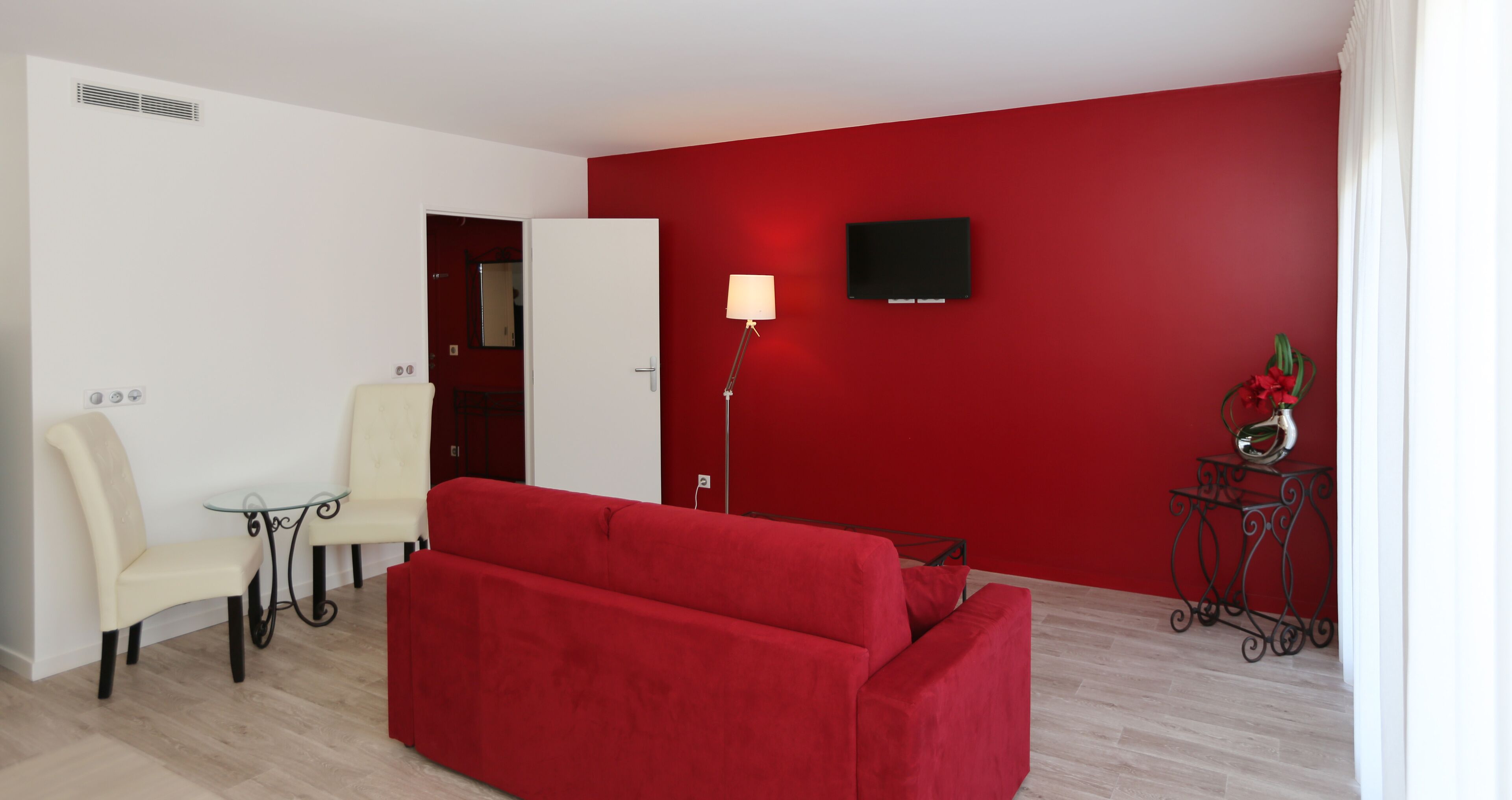 apartment t3 | living area | lcd tv, offices