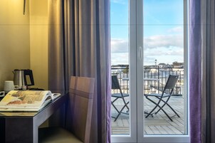 Superior Room, 1 Double or 2 Twin Beds | Minibar, in-room safe, individually decorated, desk