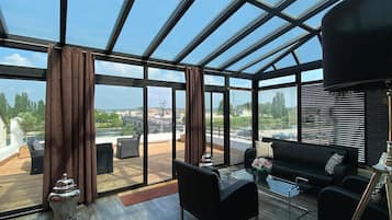 Premium-Zimmer | Minibar, Zimmersafe, individuell dekoriert, Schreibtisch