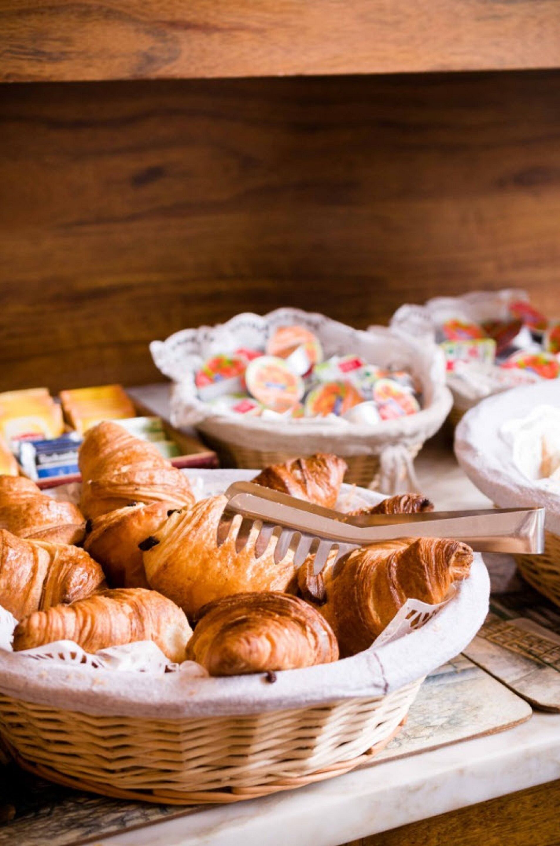 Desayuno buffet los fines de semana (EUR 11 por persona)