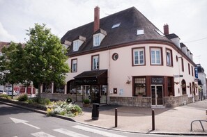 Exterior - Hôtel Moderne (Gisors)