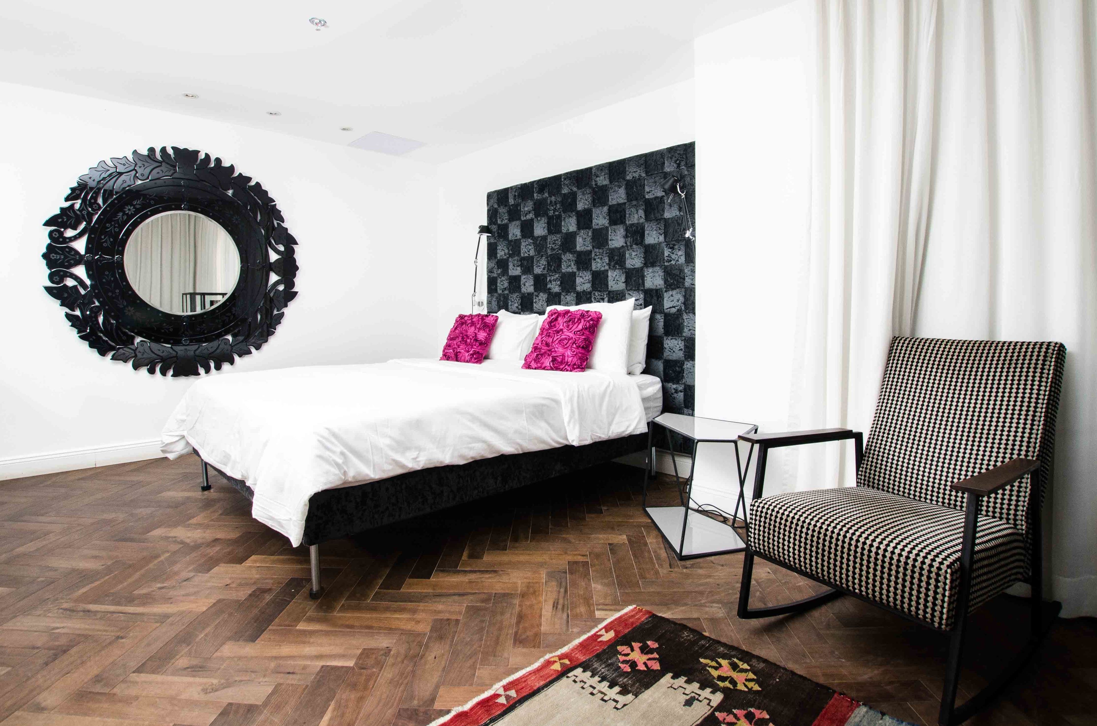 studio room with balcony | egyptian cotton sheets, premium bedding, in-room safe