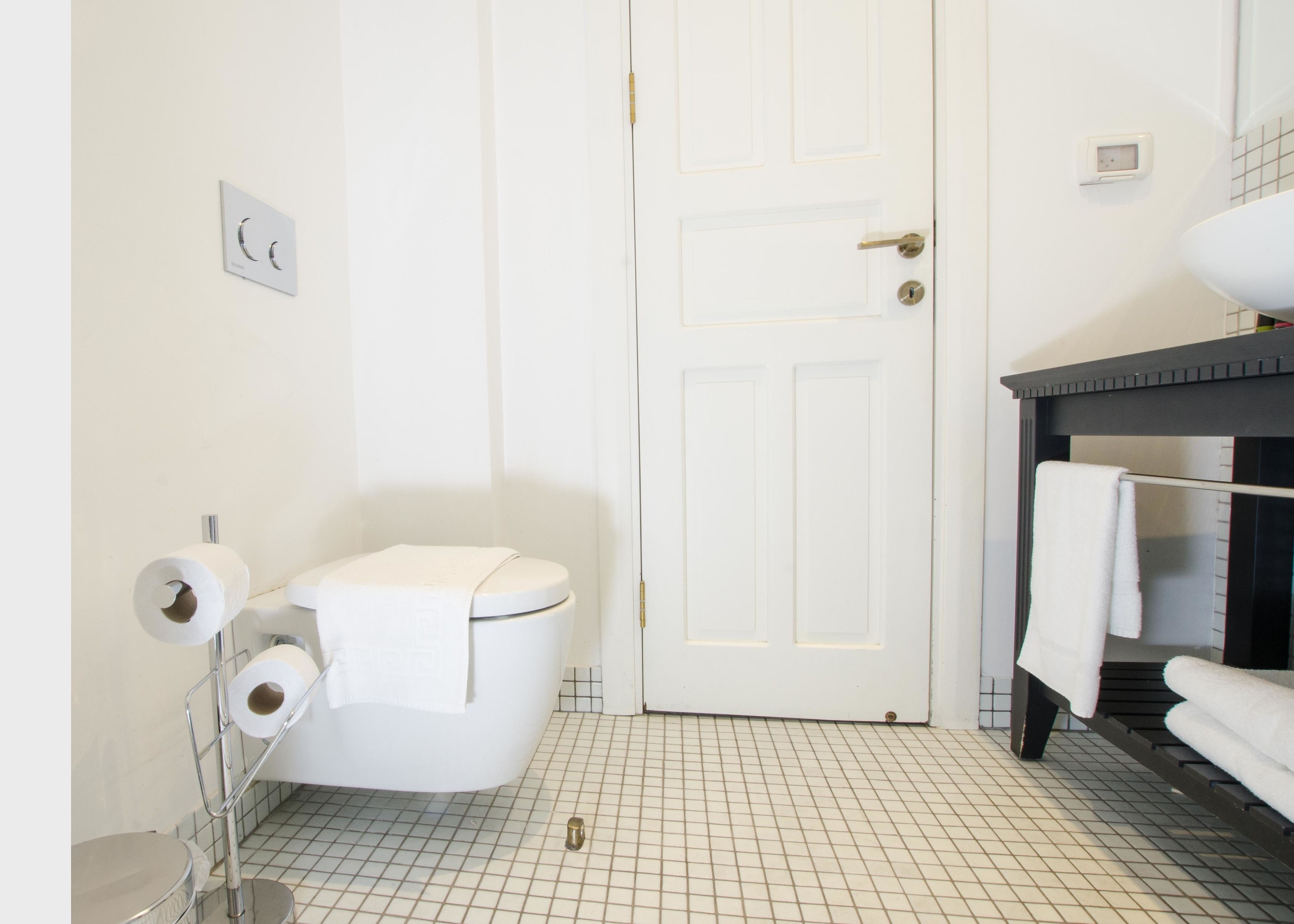 shower, rainfall showerhead, free toiletries, hair dryer