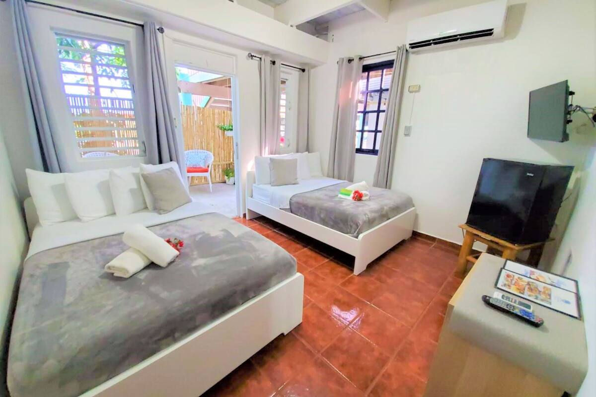 standard double room, 2 double beds | individually decorated, individually furnished, iron/ironing board