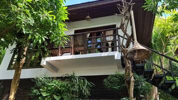 Villa, 2 Bedrooms | 1 bedroom, premium bedding, Select Comfort beds, in-room safe