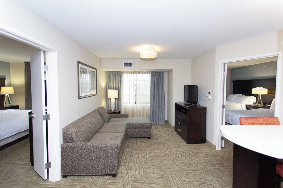 In-room safe, desk, laptop workspace, iron/ironing board