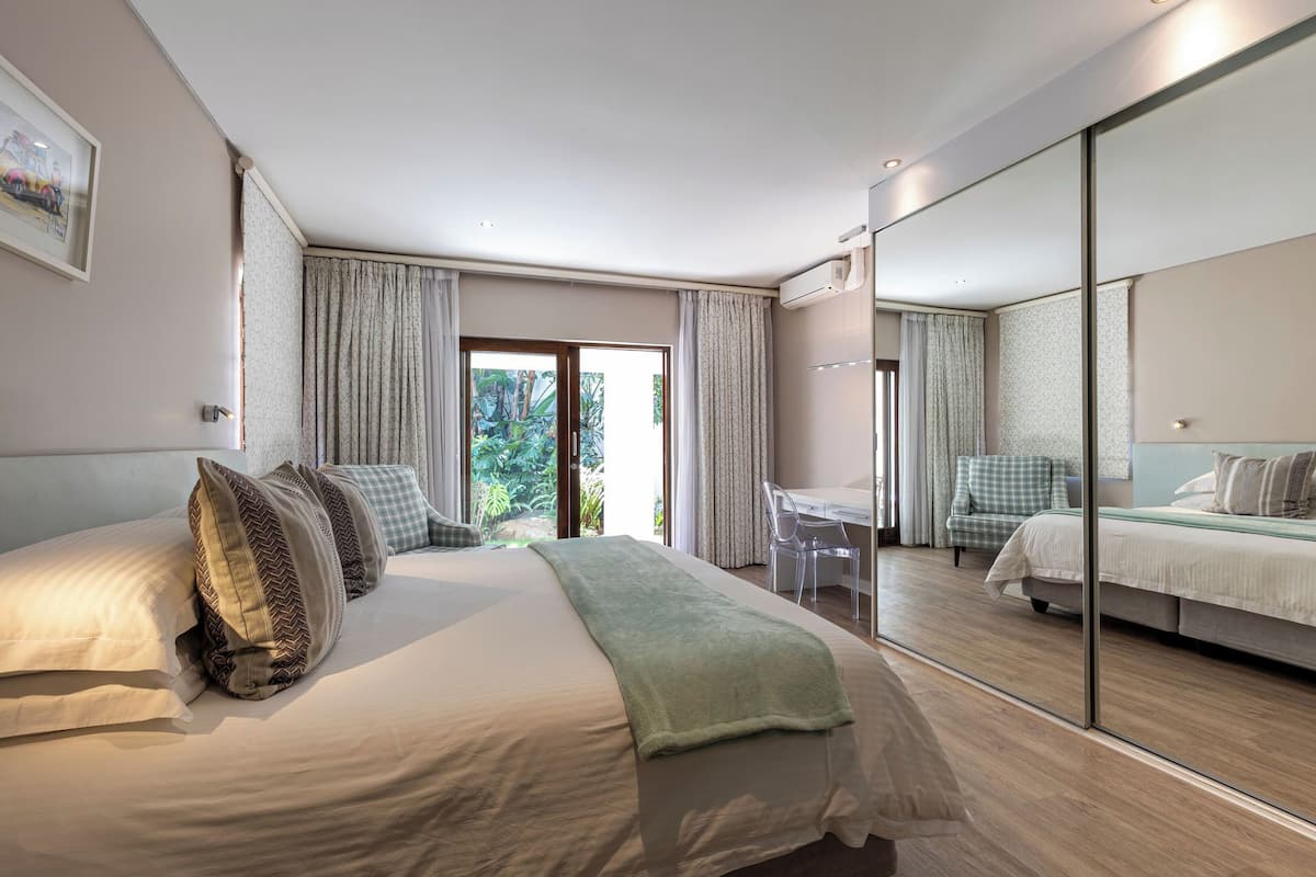 Superior Room (12 (21)) | Garden view