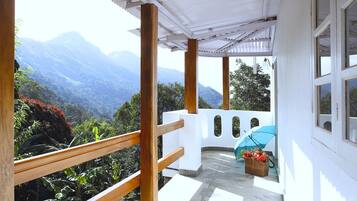 Planters Room | Balcony
